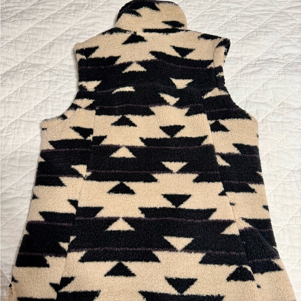 The North Face Black and Cream Patterned Vest - Picture 2 of 3